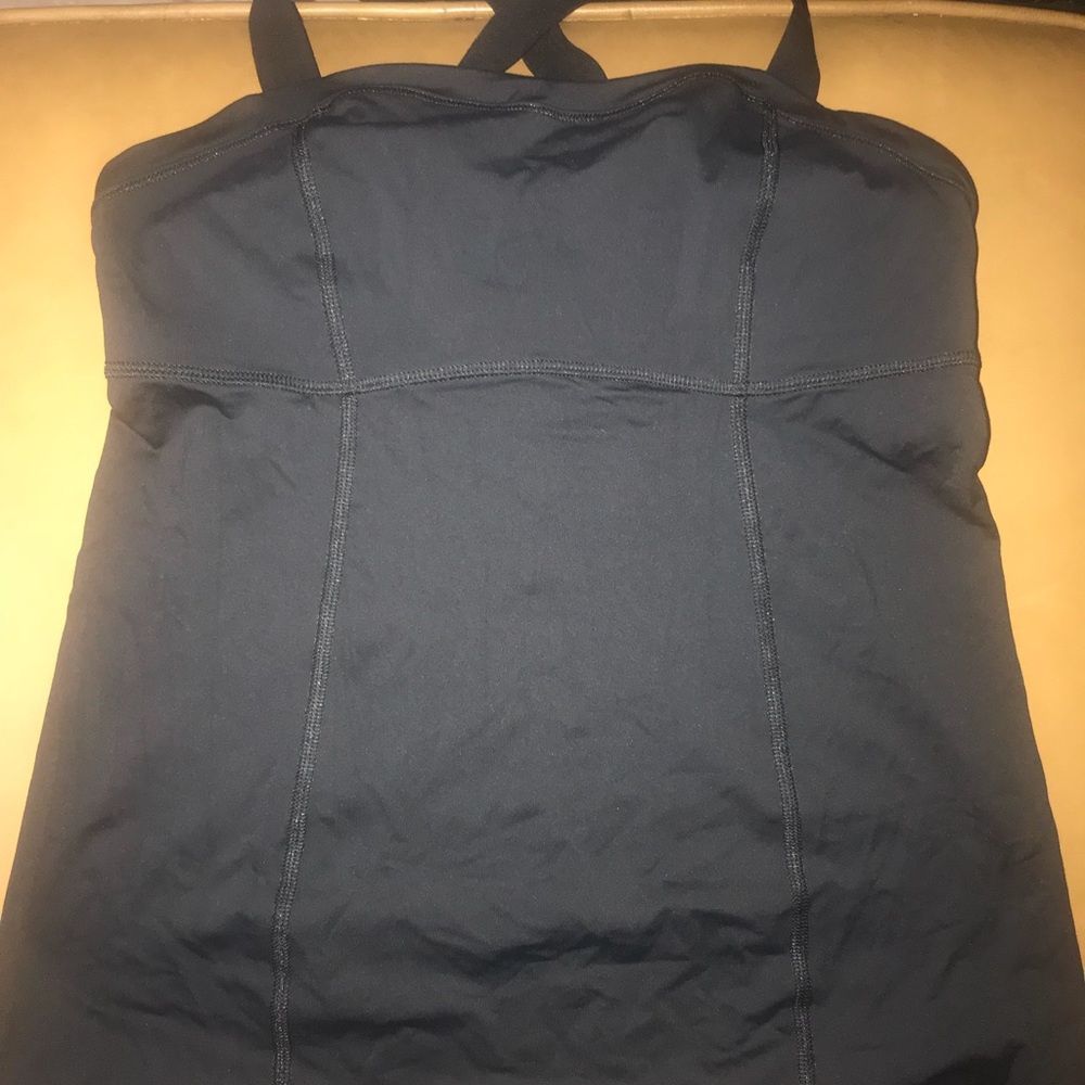 Black lululemon tank